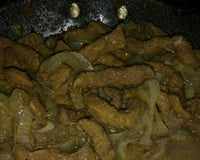 Iscas de fígado aceboladas