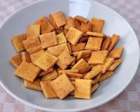 Sem farinha de trigo, nem manteiga: biscoitinho salgado crocante é o lanche fácil e leve que você precisava