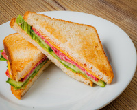 Você nunca imaginaria que esse alimento pode substituir o pão nos seus sanduíches!
