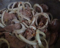 Iscas de fígado aceboladas