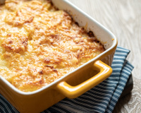 Escondidinho de pernil com casca crocante