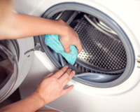 Sem bicarbonato de sódio, nem vinagre: como limpar a borracha da máquina de lavar usando 2 ingredientes que com certeza tem na sua cozinha