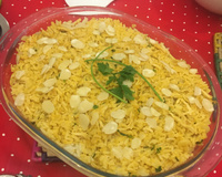 Arroz com frango e amêndoas