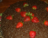 Bolo de brigadeiro com Morango