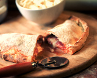 Como preparar uma pizza frita cheia de sabor