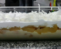 Pavê de abacaxi com marshmallow e coco fresco