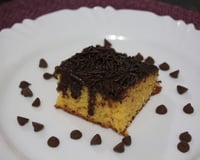 Bolo de cenoura com maçã e gotas de chocolate