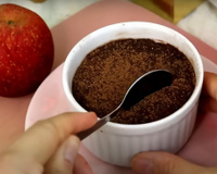 Nem lactose, nem açúcar: eu tinha 2 maçãs e fiz esse mousse de chocolate vegano com sabor de trufa
