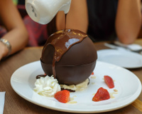 Bola de chocolate surpresa que derrete: como fazer