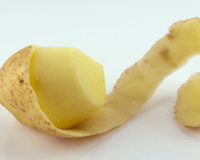 Misturar cascas de batata com bicarbonato de sódio: por que é recomendado e para que serve