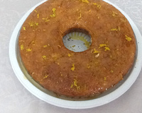 Bolo com laranja inteira