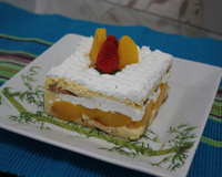 Pavê de morangos com mousse de maracujá e chantilly