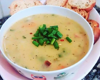 Caldo de mandioca SIMPLES para salvar os seus dias frios: receita fácil para você experimentar em casa!