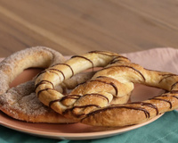 Saiba como fazer pretzel igual de shopping em casa de um jeito fácil e supergostoso