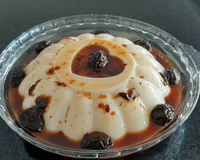 Flan de coco com ameixa