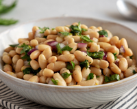 Toda vez que faço feijão desse jeito, todos me pedem a receita: e a melhor parte é que ele é muito simples!