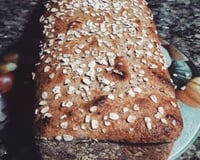 Pão fofinho de farinha integral de liquidificador