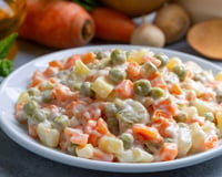 Sua salada de maionese nunca mais será a mesma depois dessas dicas do TudoGostoso: detalhes que fazem a diferença no acompanhamento do churrasco