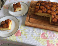 Bolo invertido de banana caramelada de liquidificador