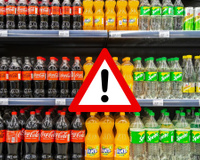 O recall de bebida ZERO AÇÚCAR DA COCA-COLA porque CONTÉM AÇÚCAR integral: 13.152 caixas do produto foram comprometidas