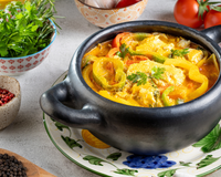Nem inox e nem antiaderente, esta é a panela certa para fazer moqueca!