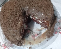 Bolo de morango com brigadeiro