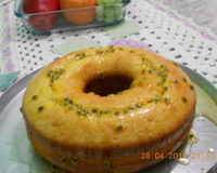 Bolo de maracujá com calda de maracujá