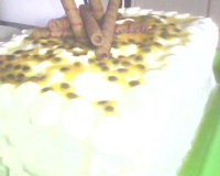 Bolo de maracujá recheado com mousse de maracujá