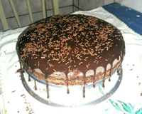 Calda de chocolate fácil para bolo