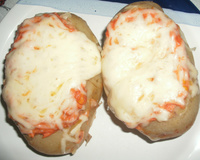 Batata recheada com estrogonofe de frango