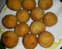 Bolinho de mandioca recheado