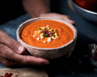 Não é gaspacho: sopa fria de tomate e pão que aprendi com um amigo espanhol é perfeita para dias quentes