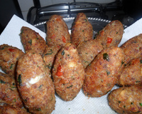 Bolinho de pão recheado com requeijão