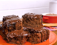 Bolo de chocolate molhadinho
