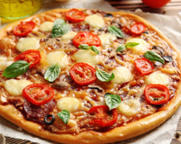 Não jogue mais o arroz que sobrou no lixo: vou te ensinar a fazer uma pizza deliciosa, sem glúten e muito prática