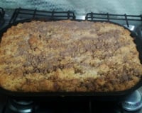 Cuca de banana com farofa