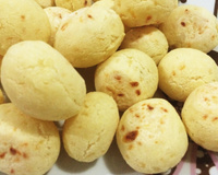 Biscoito de polvilho azedo com queijo