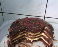 Bolo de chocolate com recheio de maracujá