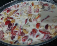 Salada de frutas com creme de leite