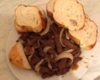 Carne frita acebolada