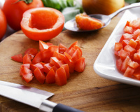 Como cortar tomate e cebola perfeitamente