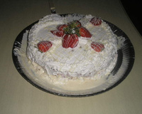 Bolo com creme de morango