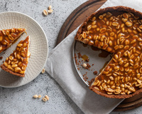 A melhor sobremesa de amendoim que já fiz para a Festa Junina veio dessa receita de torta de pé de moleque do TudoGostoso