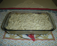 Macarrão com atum ao molho branco e queijo mussarela