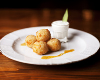 Bolinho de salmão com cream cheese