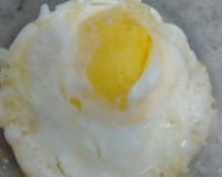 Ovo frito no microondas