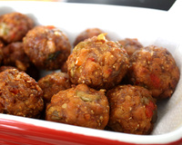 Almôndegas de feijão e arroz