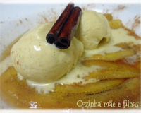 Sorvete de Baunilha com banana caramelada