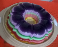 Gelatinas coloridas em camadas