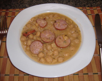 Grão-de-bico com calabresa